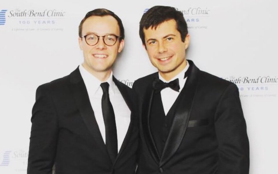 Casa Bianca 2020, Pete Buttigieg confessa: ‘ho conosciuto mio marito su un’app di dating’