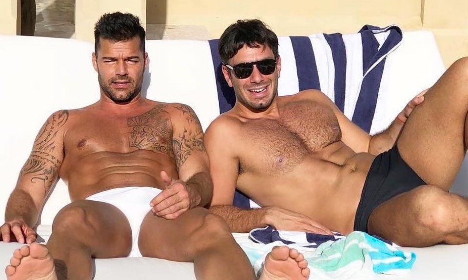 Ecco 5 celebri coppie LGBT che si sono conosciute tramite app - Ricky Martin e Jwan Yosef 1 - Gay.it