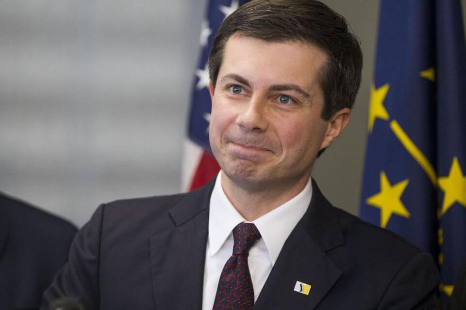 Il candidato gay Pete Buttigieg attaccato con frasi omofobe da un repubblicano