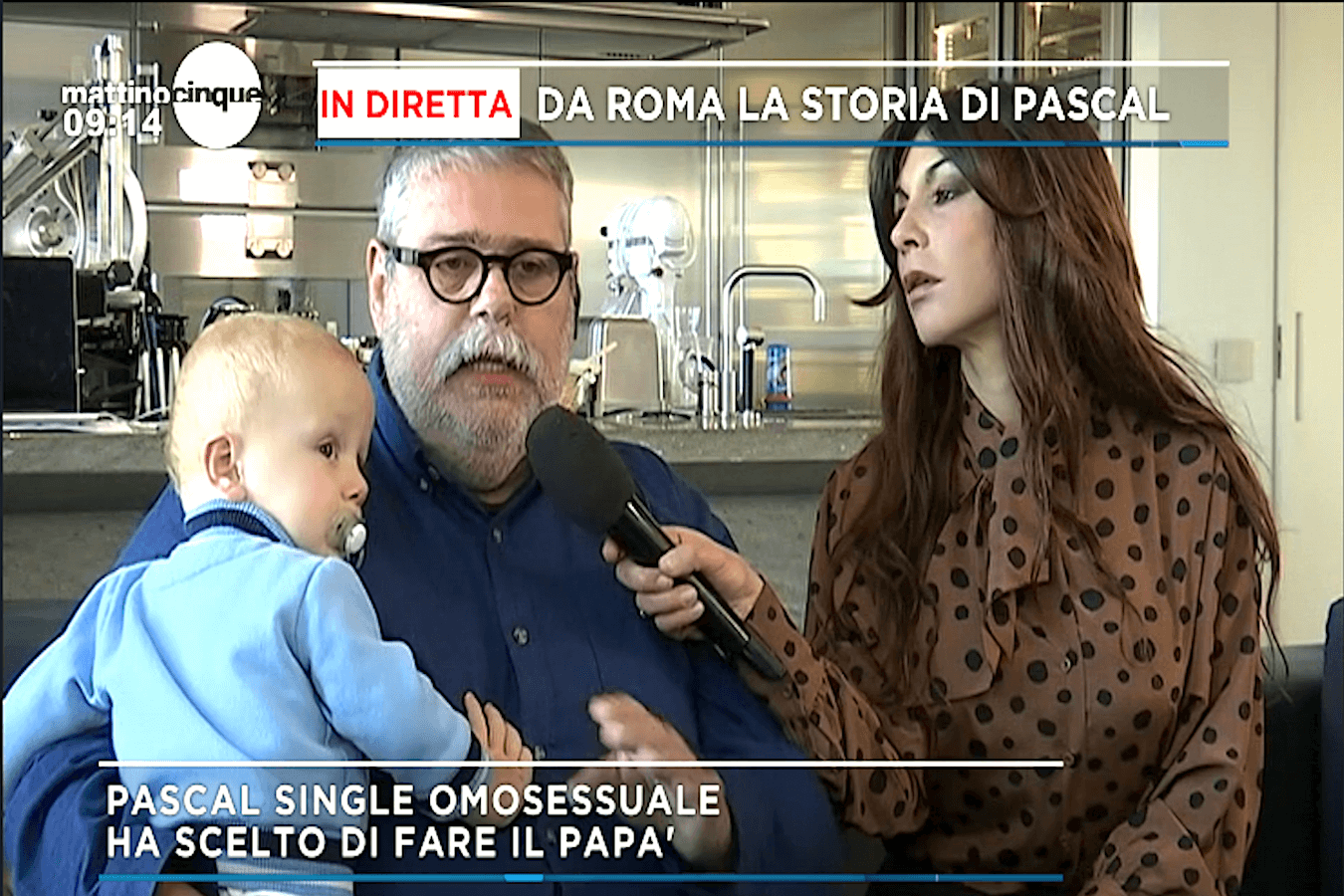Pascal, gay e single, racconta a Mattino 5 come è diventato padre