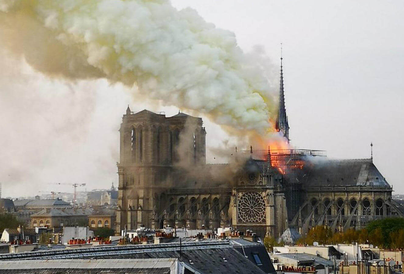 Incendio di Notre Dame? Colpa dei gay