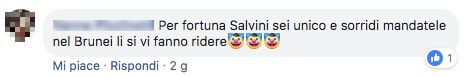 I commenti al selfie di Salvini con le due ragazze