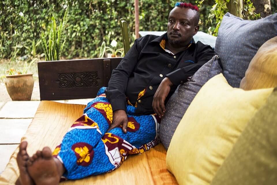 "I'm a homosexual, mum": in memoria di Binyavanga Wainaina - 201410kenyan - Gay.it