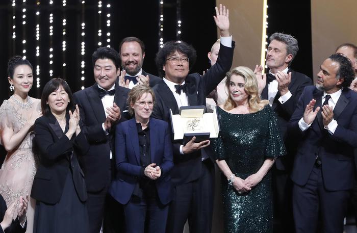 Cannes 2019, Almodóvar non ce la fa ma Antonio Banderas è il migliore attore - Cannes 2019 chiusura - Gay.it
