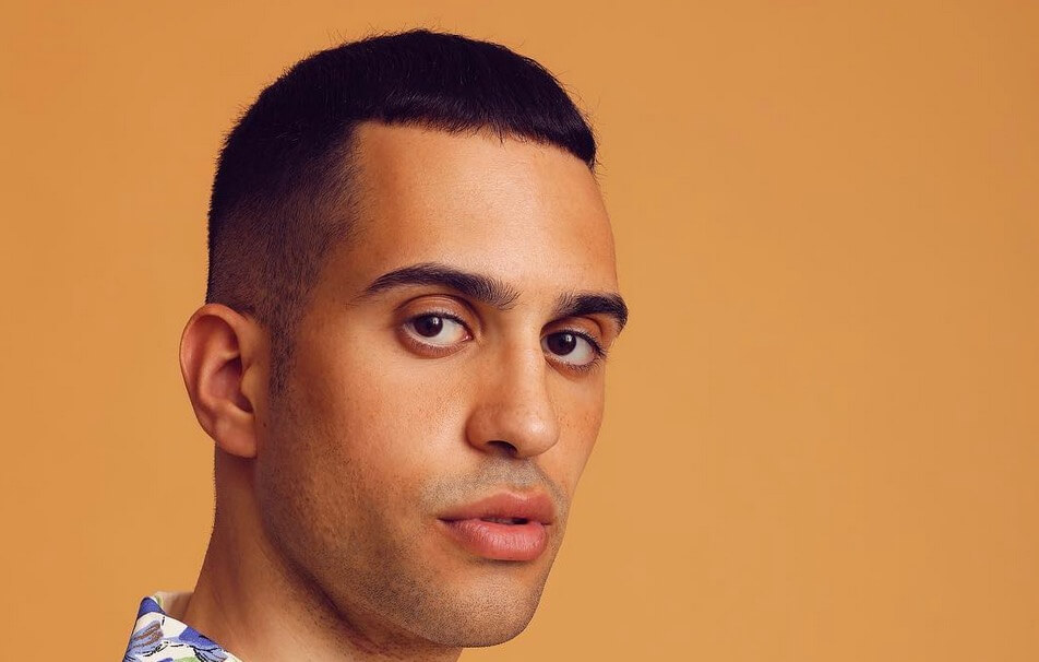 Mahmood: “Etero e gay? Le etichette dividono, creano distanze, io celebro le differenze”