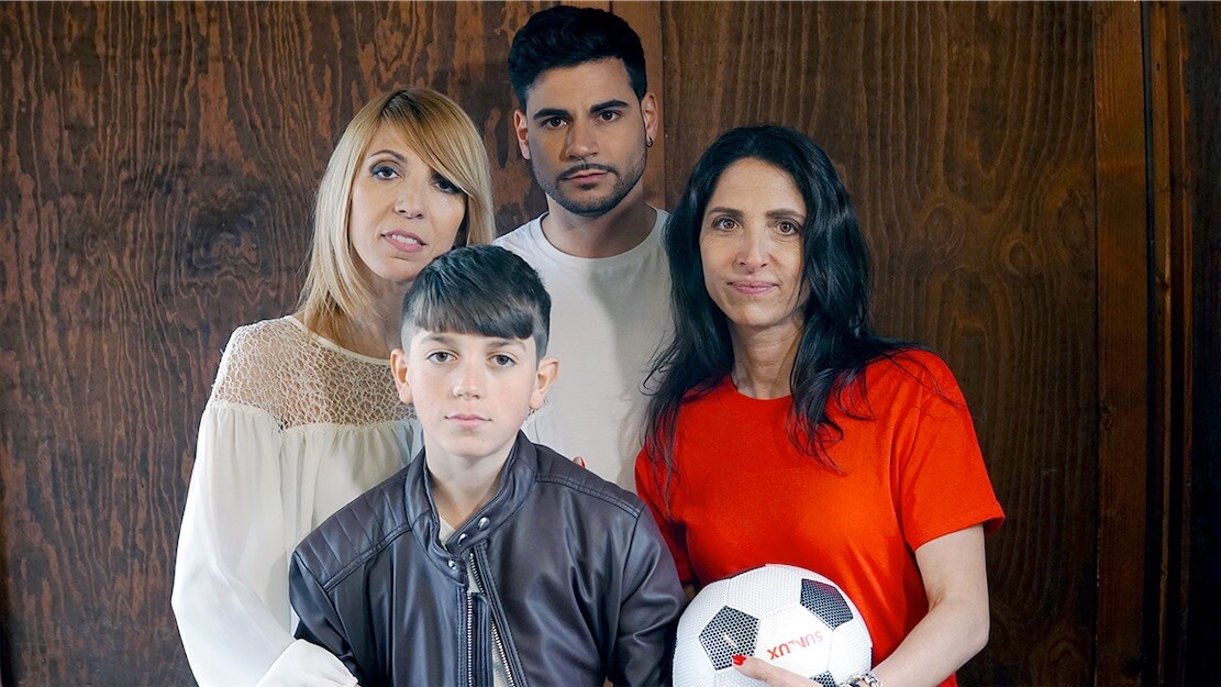 “Mamma gioca in serie B”, Elio Belmare canta per le famiglie arcobaleno – VIDEO