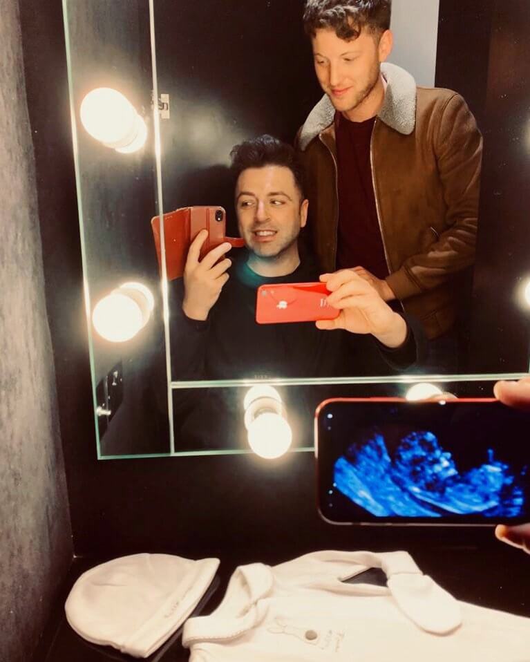 Mark Feehily dei Westlife diventa padre insieme al compagno Cailean O'Neill - Mark Feehily dei Westlife - Gay.it