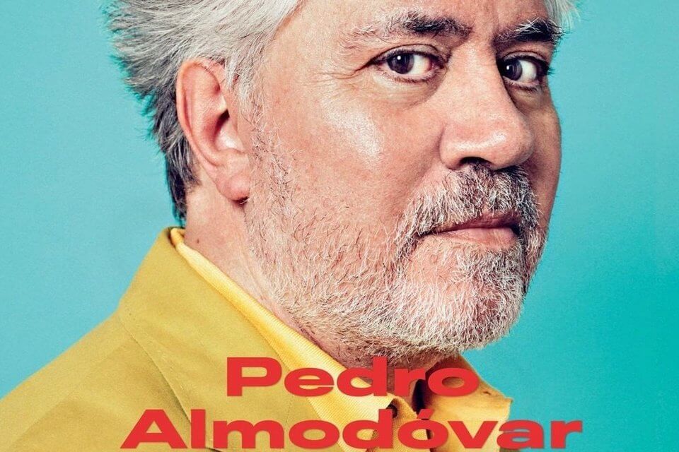 Pedro Almodovar contro il Papa: “non sta facendo a sufficienza contro gli abusi dei preti pedofili”