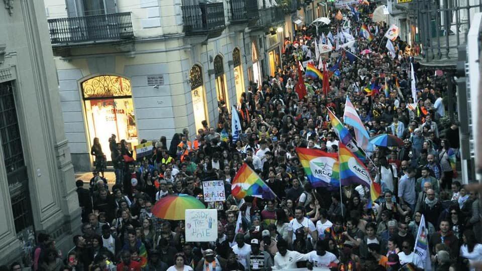 Vercelli Pride, un trionfo anche sotto la pioggia: ha preso vita l’Onda Pride 2019