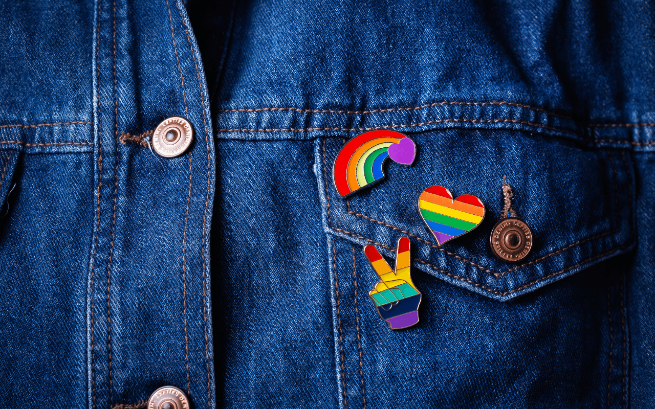 Come vivere il tuo primo Pride: guida per chi non c’è mai stato - pride vestito - Gay.it