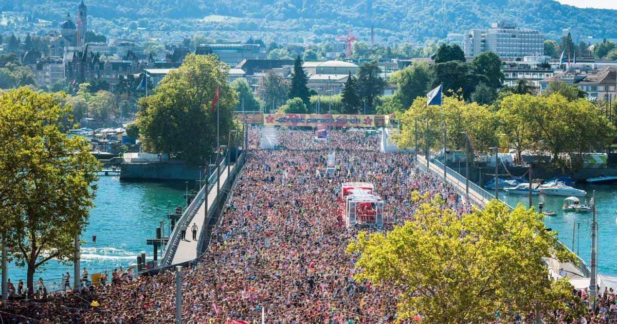 Zurigo da vivere: musica e teatro per tutta l'estate - street parade - Gay.it