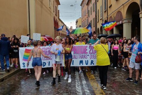 Bologna Pride: neofascista provoca, ma il finale é comico - VIDEO - 65265475 1530058117124746 8289261425008836608 n - Gay.it