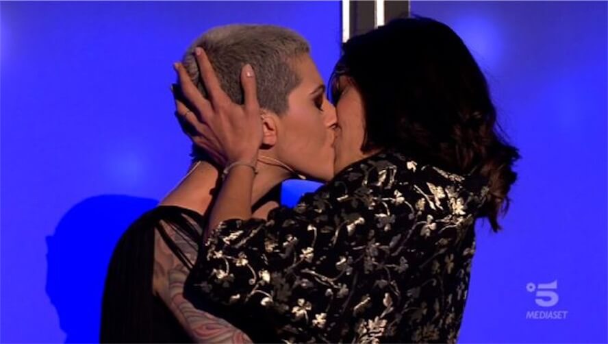 Antonella Lo Coco sposa Elisa, il bacio tv e il video di Felici in Due