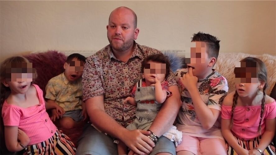 Ben Carpenter, il papà single e gay che ha appena adottato un 5° bimbo con disabilità