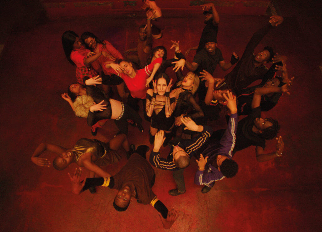 Climax, dalla danza alla follia nel nuovo cine-delirio di Gaspar Noè - Gay.it