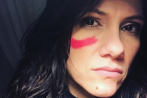 Elisa commuove il Pride di Trieste: "L'amore è amore, e qui vedo persone che si amano ed amano" - video - Elisa commuove il Pride di Trieste - Gay.it