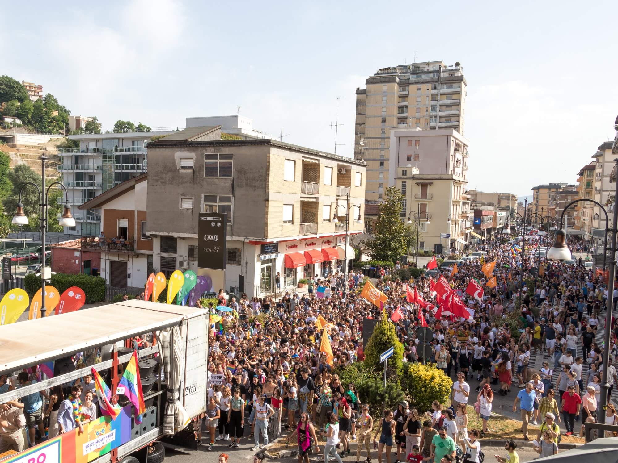 Onda Pride, 130.000 persone in strada tra Napoli, Bologna, Siracusa e Frosinone - Frosinone - Gay.it