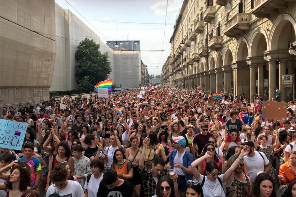 Torino Pride 2019, oltre 100.000 persone in strada - presente la sindaca Appendino - Torino Pride - Gay.it