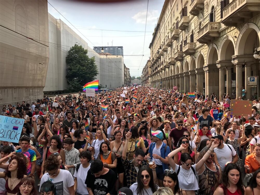 Torino Pride 2019, oltre 100.000 persone in strada – presente la sindaca Appendino