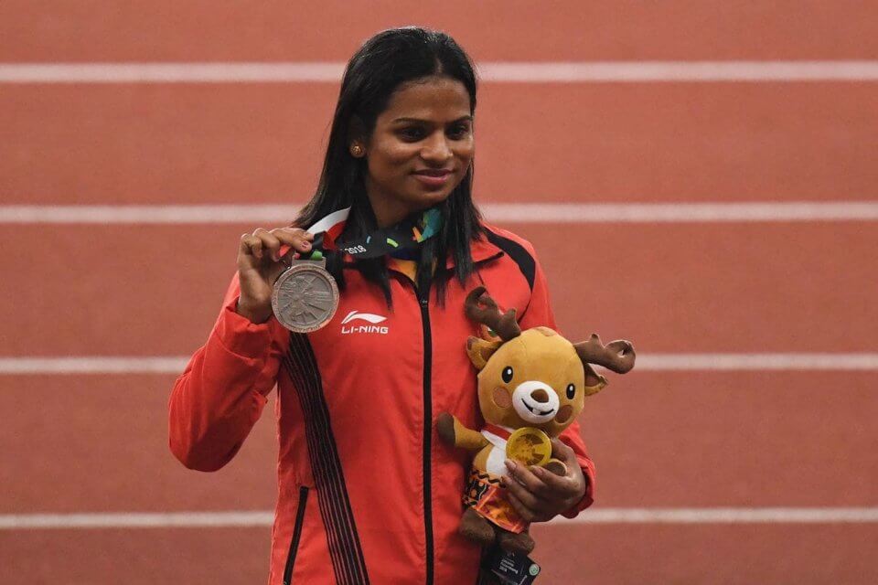 L’atleta Dutee Chand ripudiata dalla sua famiglia e l’intero villaggio si sente umiliato per la sua omosessualità