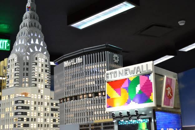Il più piccolo pride al mondo? Quello realizzato al Legoland di New York - lego - Gay.it