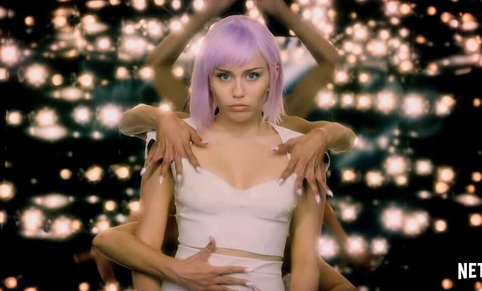Miley Cyrus, “lasciai la mia Chiesa perché omofoba”