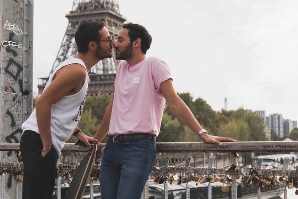 Novara, coppia gay viene cacciata dall’area cani