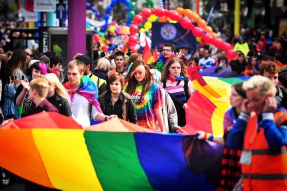L’Onda Pride invade Milano, Treviso, Catania e Bari