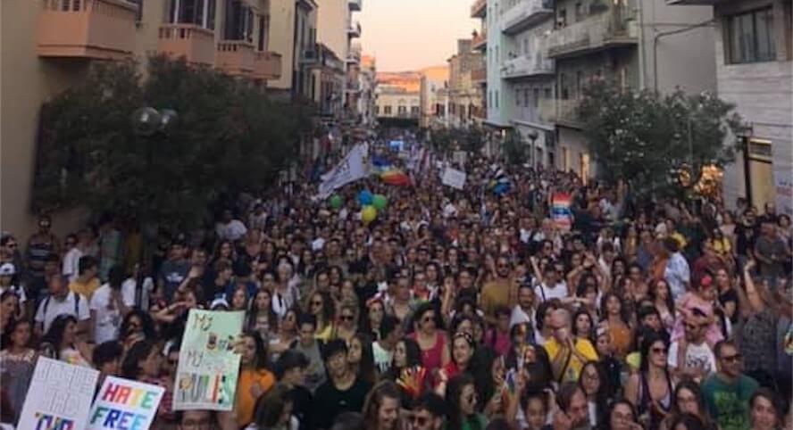 Matera Pride, 7000 persone alla prima storica sfilata - Matera Pride 1 - Gay.it