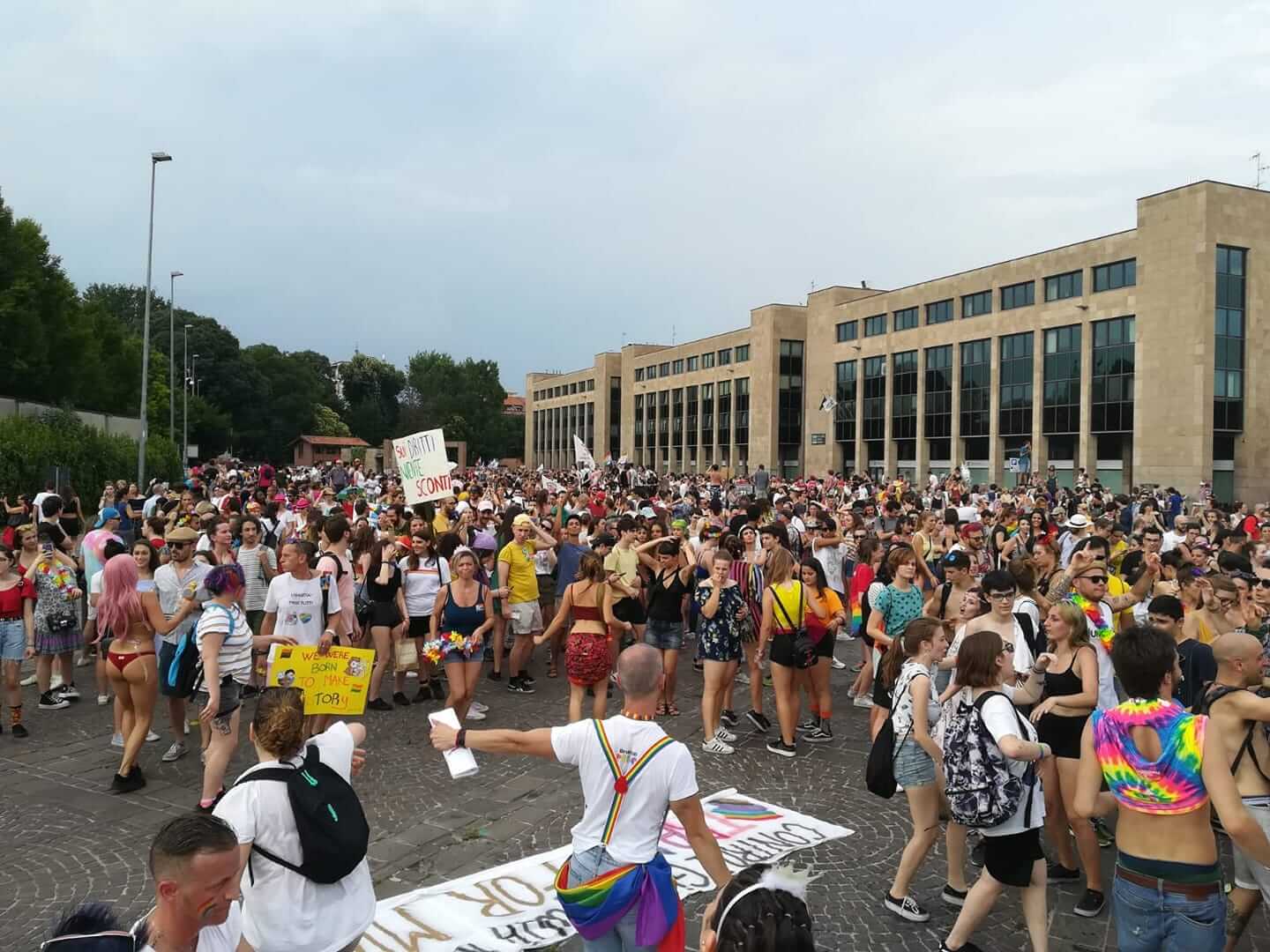 Onda Pride 2019: Quasi 80.000 persone in strada tra Cagliari, Monza, Pisa e Asti - Monza Pride - Gay.it