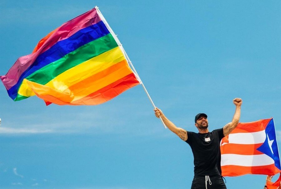 Ricky Martin splendido papà su Out: "Vorrei 10 bambini, i miei figli saranno dei rivoluzionari come me" - Ricky Martin - Gay.it