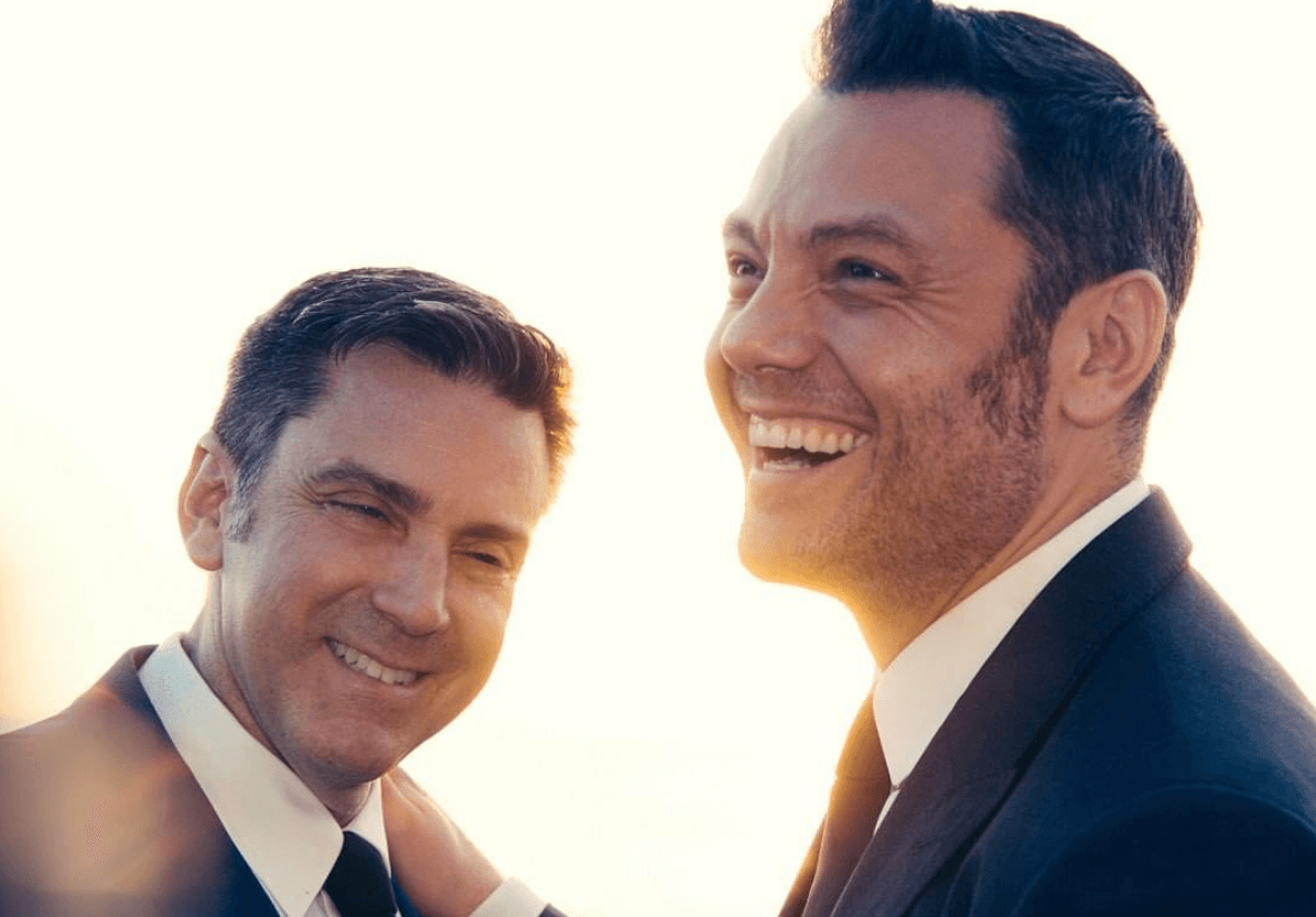 Tiziano Ferro sposo ringrazia i fan ma Mario Adinolfi attacca: ecco la cover di Vanity Fair