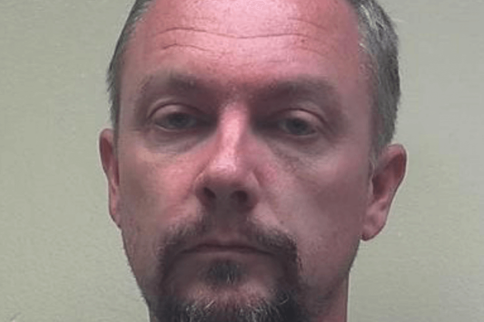 USA: Pastore anti-gay ammette pubblicamente, in chiesa, abuso di minore