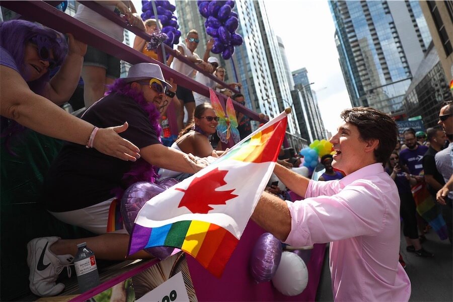Il Canada è vicino all'abolizione delle terapie di conversione - Canada il premier Justin Trudeau al Pride di Montreal 2 1 - Gay.it