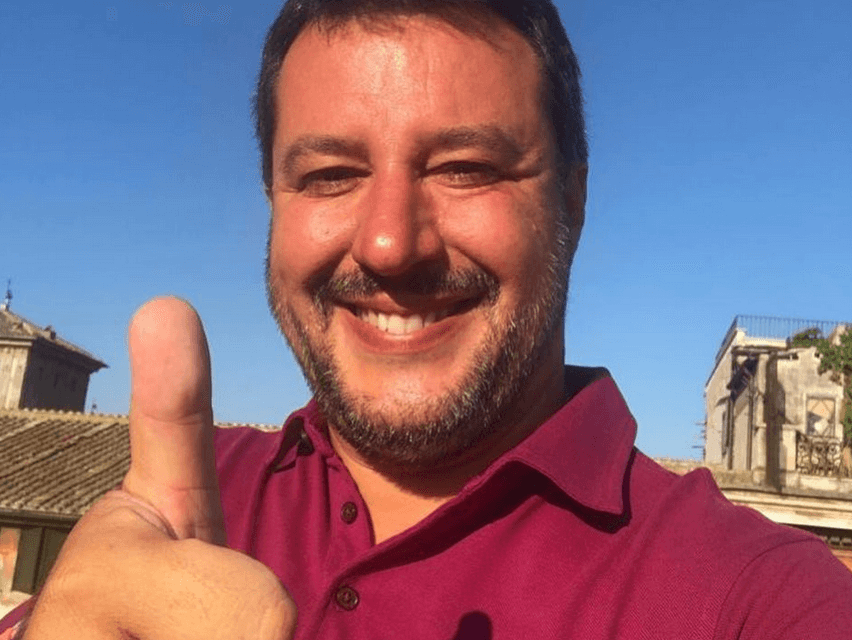 Matteo Salvini attacca le famiglie arcobaleno durante la crisi di Governo