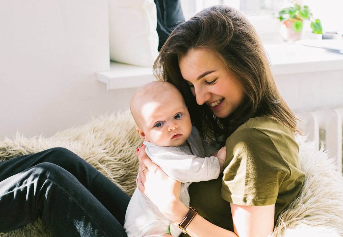 Il sindaco di Bologna: sì a riconoscimento prenatale per una coppia lesbica