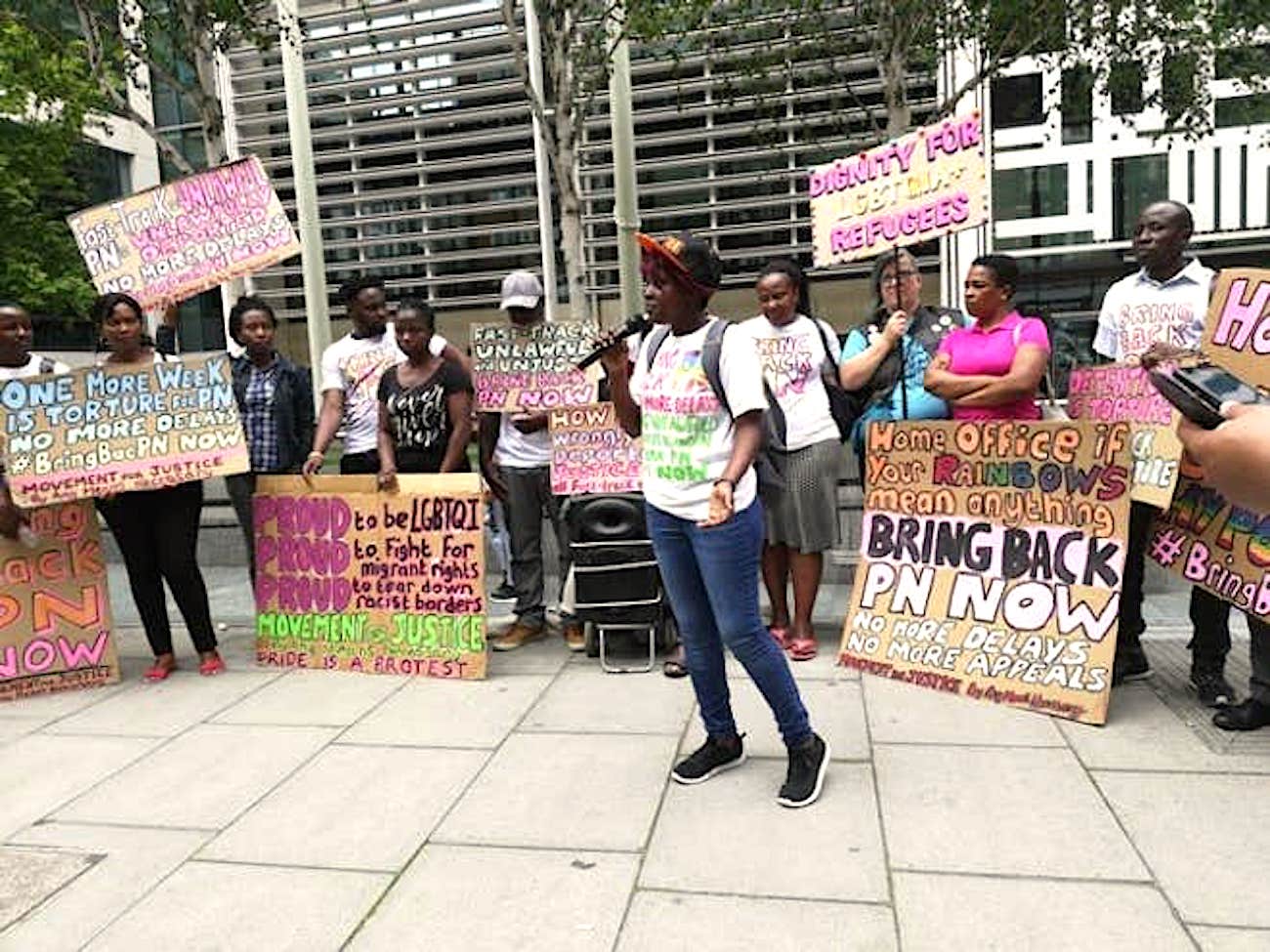 Uk nega asilo a donna lesbica, rimandata in Uganda viene violentata e rischia ogni giorno la morte