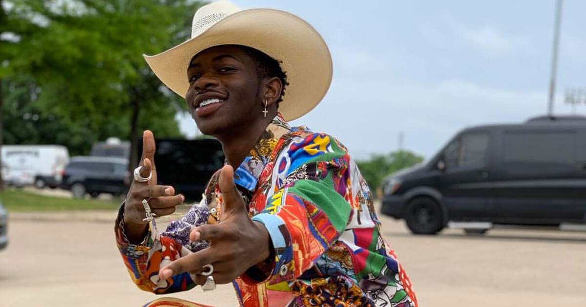 Lil Nas X: primo uomo gay (e rapper) nominato ai Country Music Awards