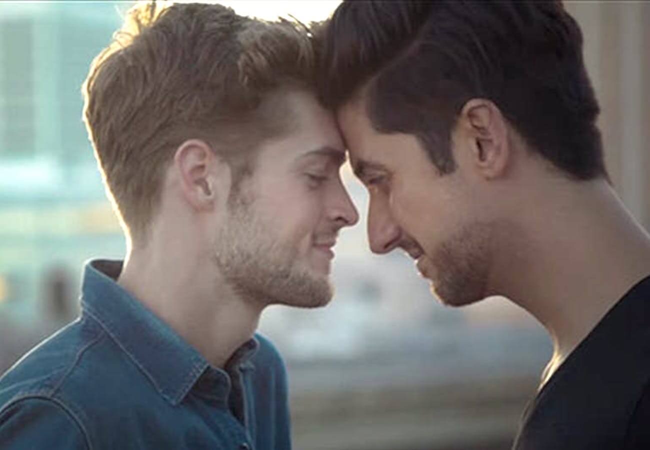 Matera, insulti e minacce dal branco a quattro ragazzi gay