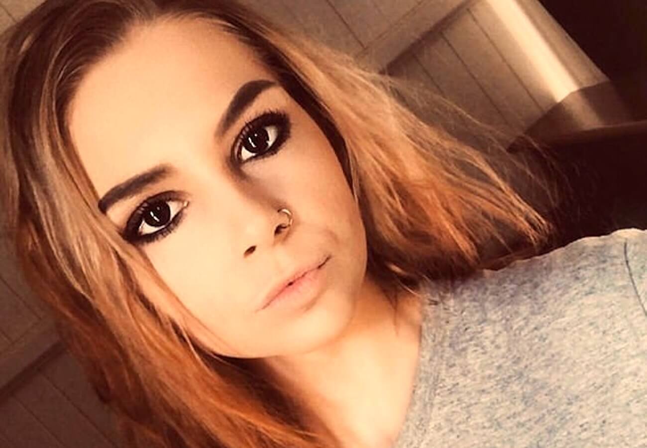 Ragazza lesbica bullizzata: a 21 anni si toglie la vita