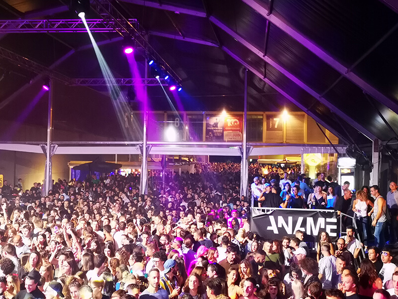 Padova Pride Village 2019, quasi 200.000 presenze per una XII edizione da record - Il pubblico della serata di chiusura del Village - Gay.it