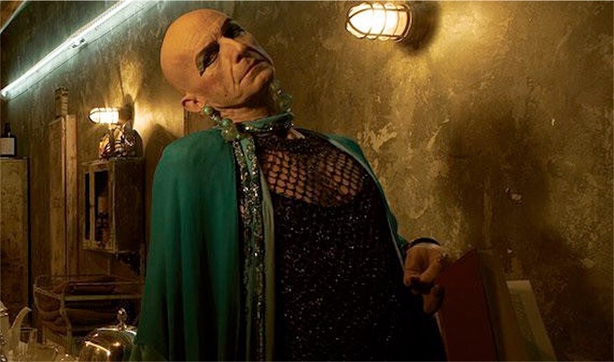 Denis O’Hare: “onorato di aver interpretato un personaggio transgender in American Horror Story: Hotel”