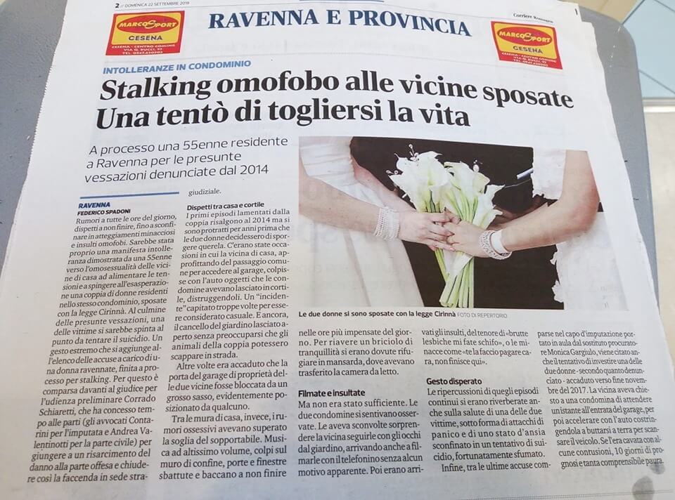 Ravenna, coppia di donne perseguitata dalla vicina: “Brutte lesbiche fate schifo”