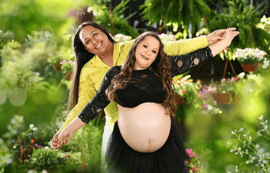 Partorisce i nipoti in modo che il figlio gay possa diventare papà