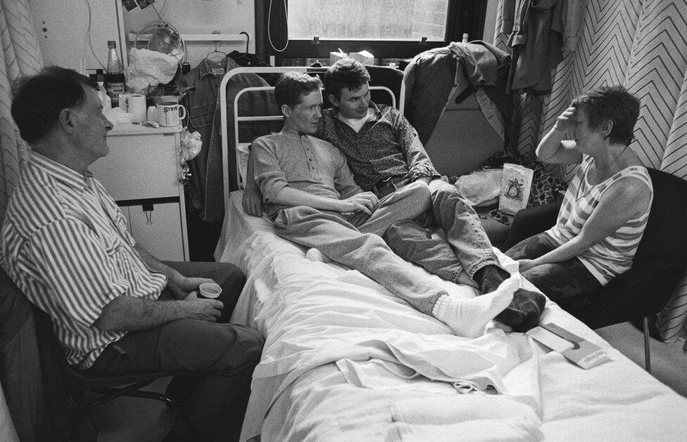 Le foto di Gideon Mendel ai malati di AIDS negli anni '90