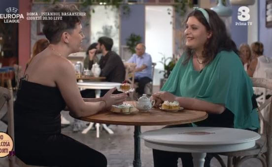 Desirè e Samantha "Ho Qualcosa da Dirti" Tv8