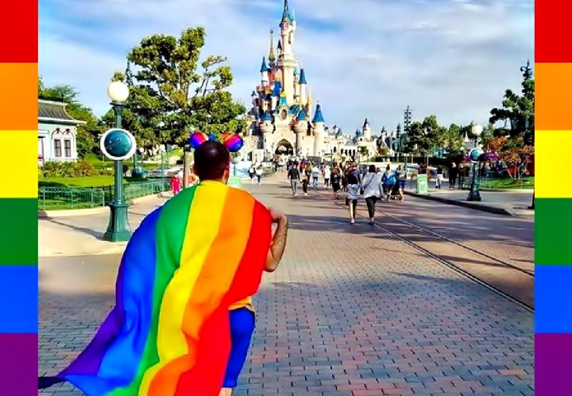 Disneyland Gay Days: tre giorni di Pride, in rosso, con Tilda Swinton e le drag di RuPaul