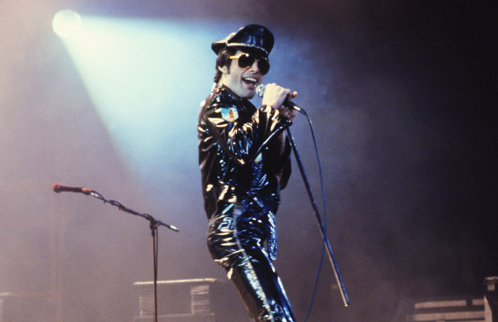 Freddie Mercury vestito di pelle
