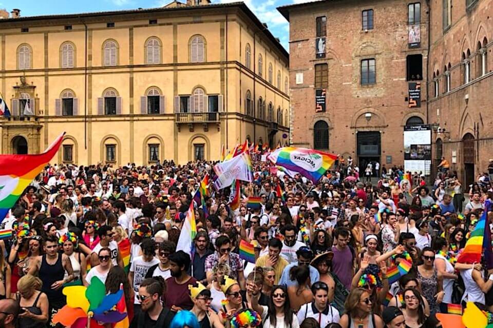 Voltafaccia del sindaco di Siena: il comune esce dalla rete RE.A.DY