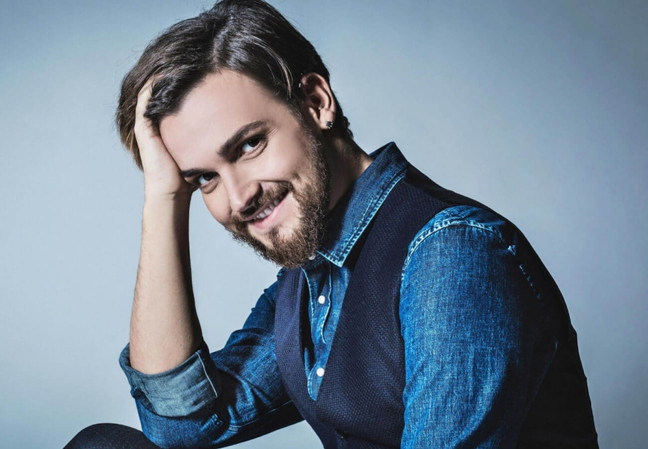 Valerio Scanu è gay? L’involontario outing di Claudio Lippi nei confronti del cantante – VIDEO